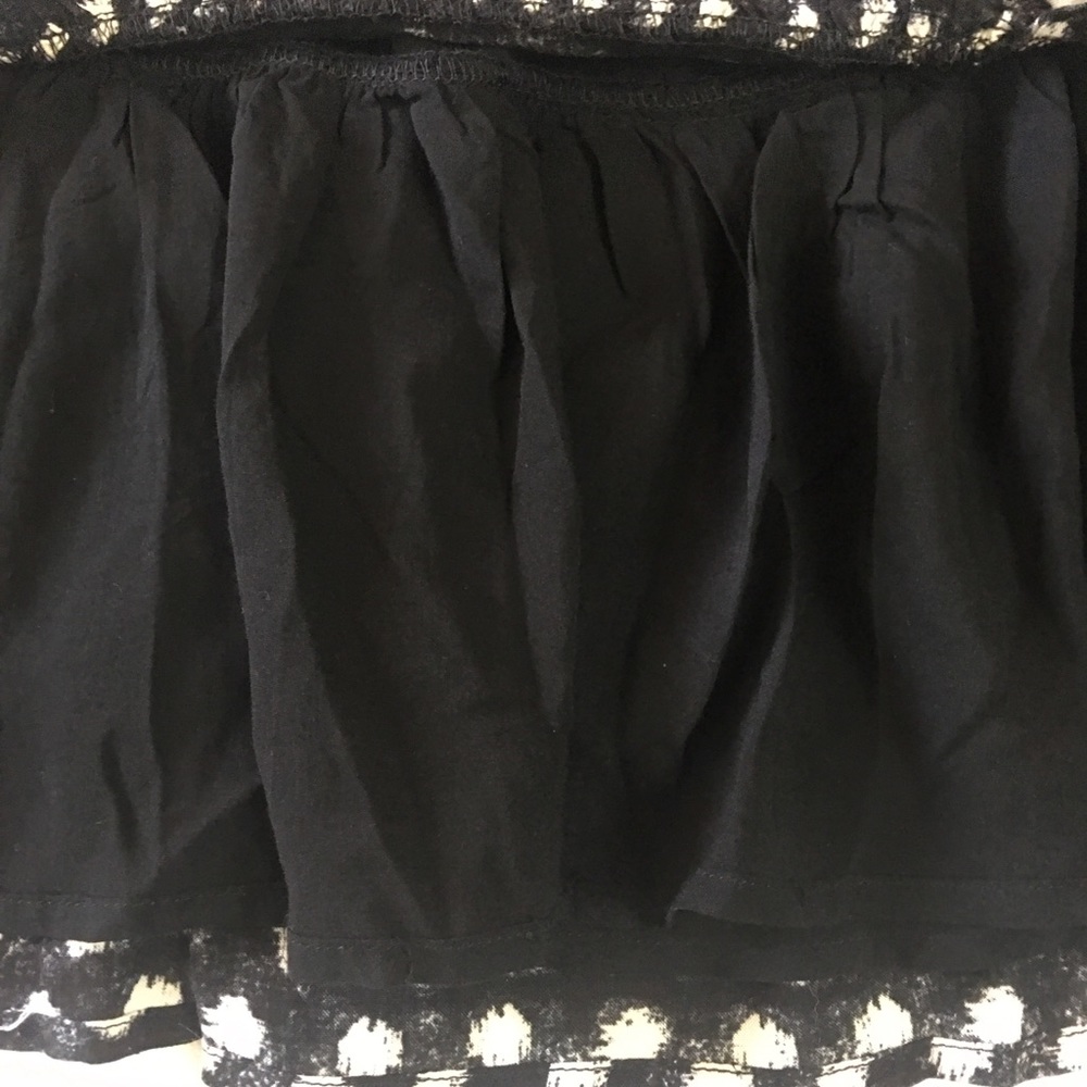 Black Skirt with polka dot design - Picture 3 of 6